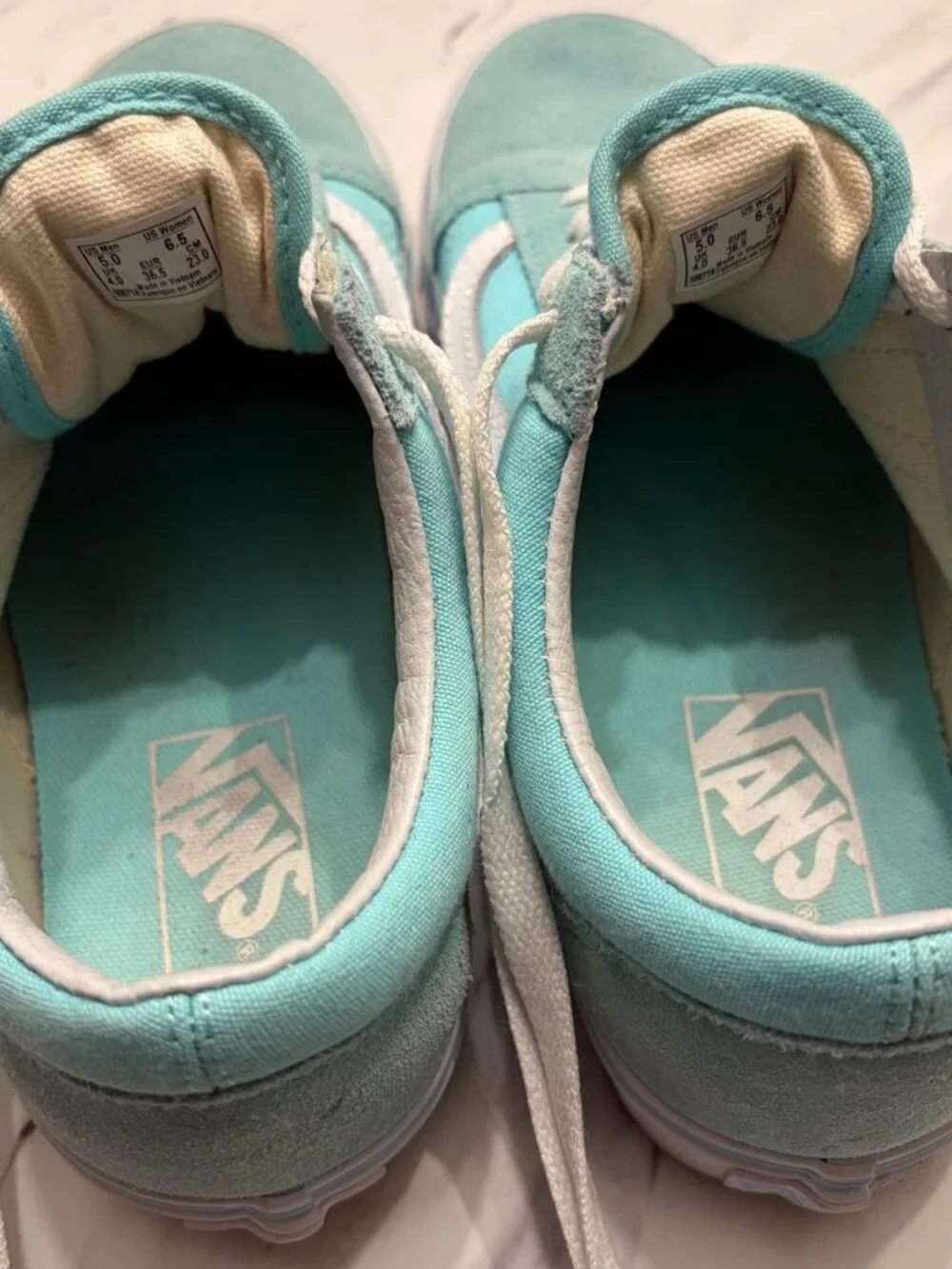 Classic Old Skool Vans in Aruba Blue / Tiffany Blue Women's Size 6.5